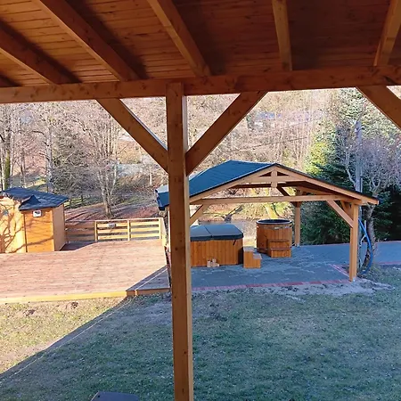 Dom & Nad Rzeka 度假居 *