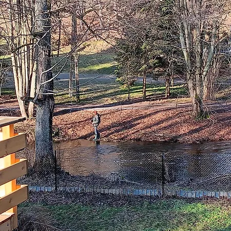 度假居 Dom & Nad Rzeka Debnica Kaszubska