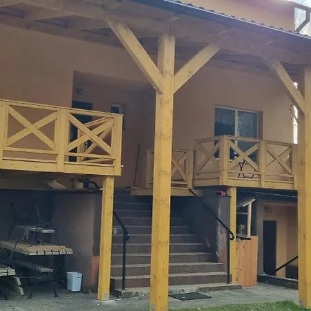 Dom & Nad Rzeka Casa vacanze *