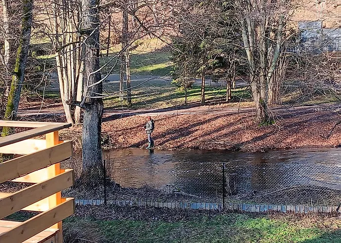 Semesterbostad Dom & Nad Rzeka Debnica Kaszubska