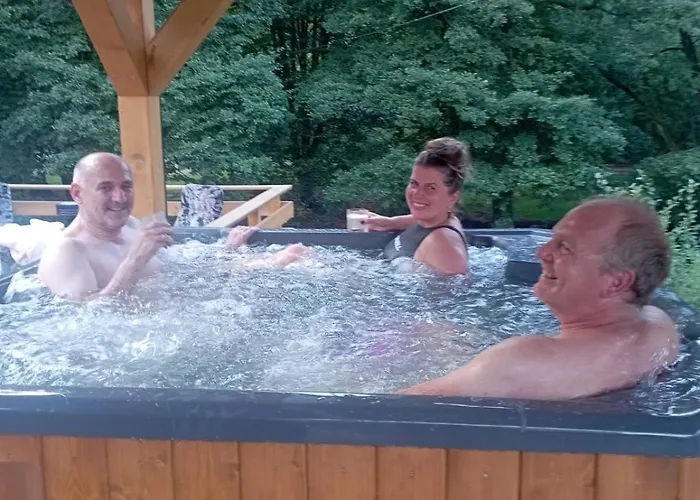 Semesterbostad Dom & Nad Rzeka